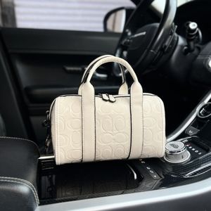 Coach shoulder bag beige white
